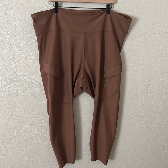 Women’s Plus Size Old Navy Active Powersoft High Rise Leggings, 4X, Brown - Picture 1 of 5